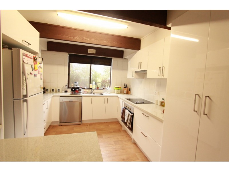 4/3 Towers Street, Flora Hill VIC 3550