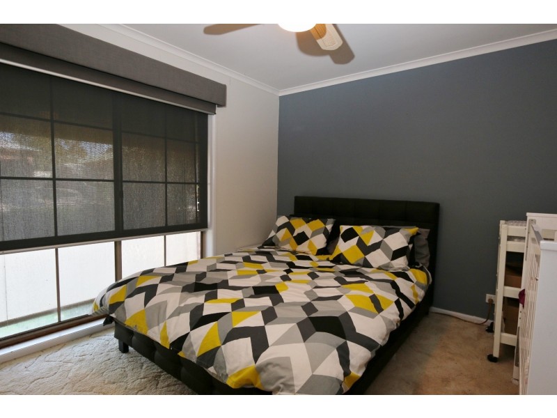 35 Gallway Drive, Eaglehawk VIC 3556