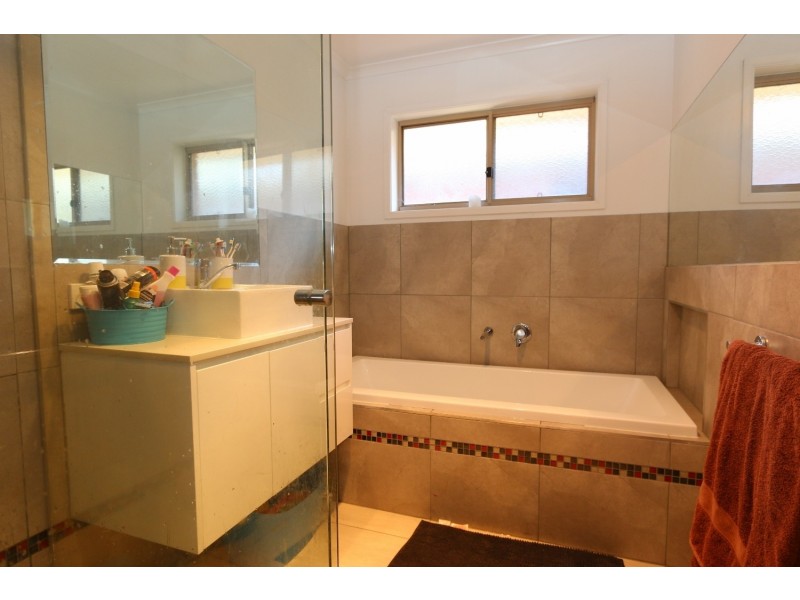 35 Gallway Drive, Eaglehawk VIC 3556