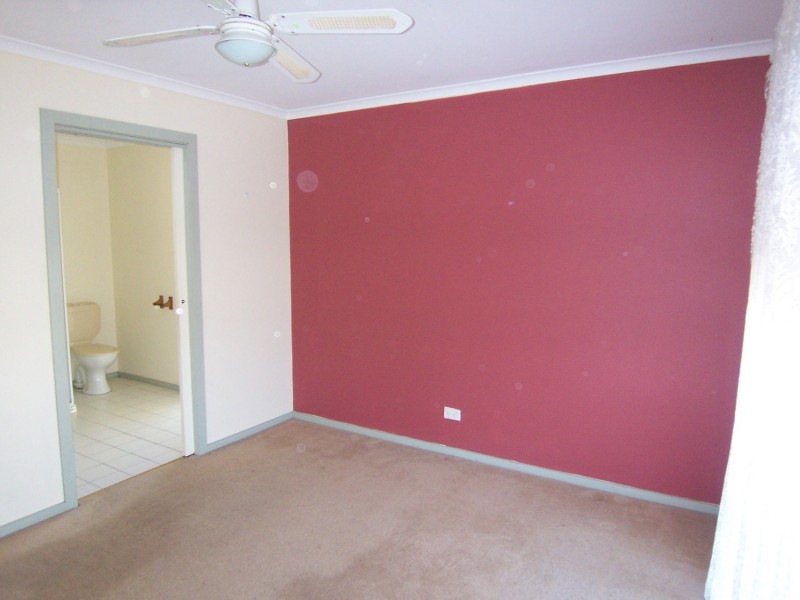 16 Friswell Avenue, Flora Hill VIC 3550