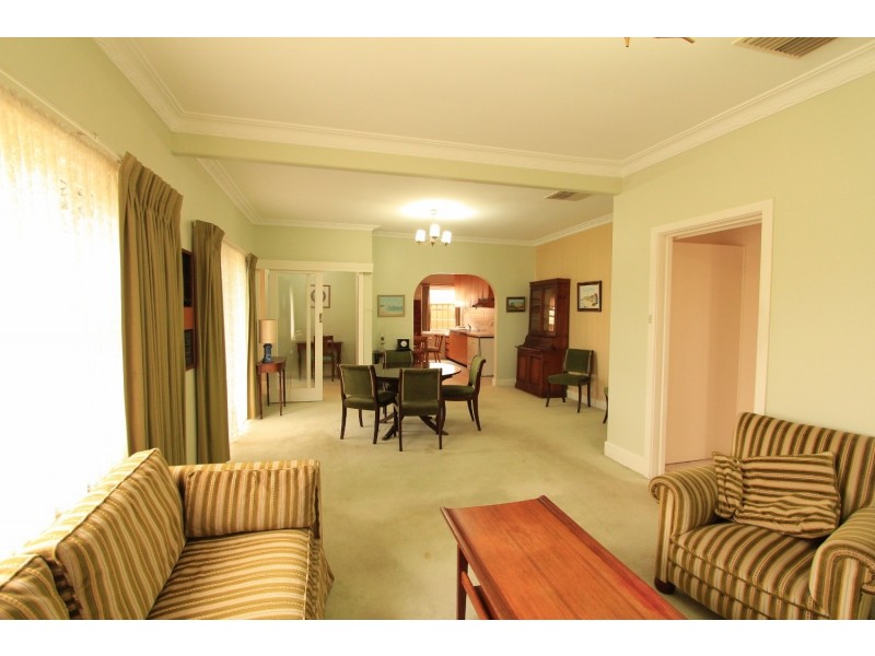 8 McMillan Street, Kennington VIC 3550