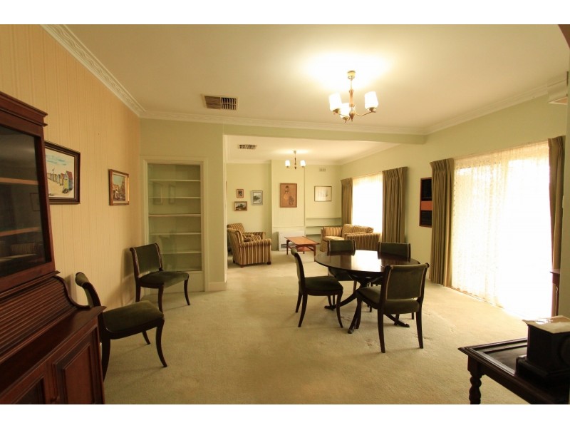 8 McMillan Street, Kennington VIC 3550