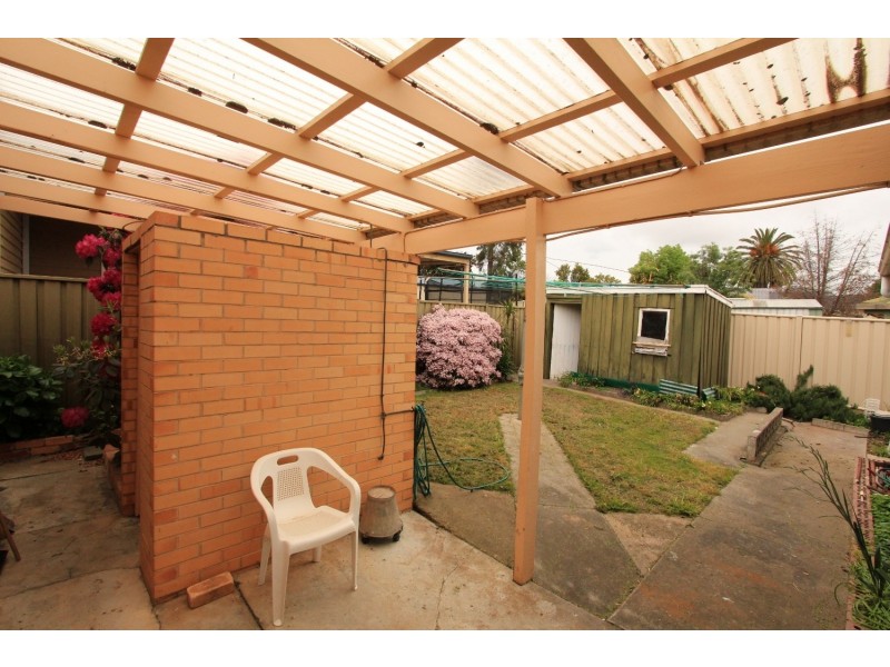 8 McMillan Street, Kennington VIC 3550