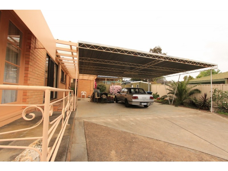 8 McMillan Street, Kennington VIC 3550