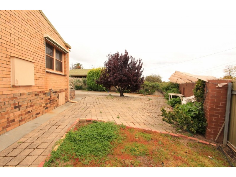 8 McMillan Street, Kennington VIC 3550