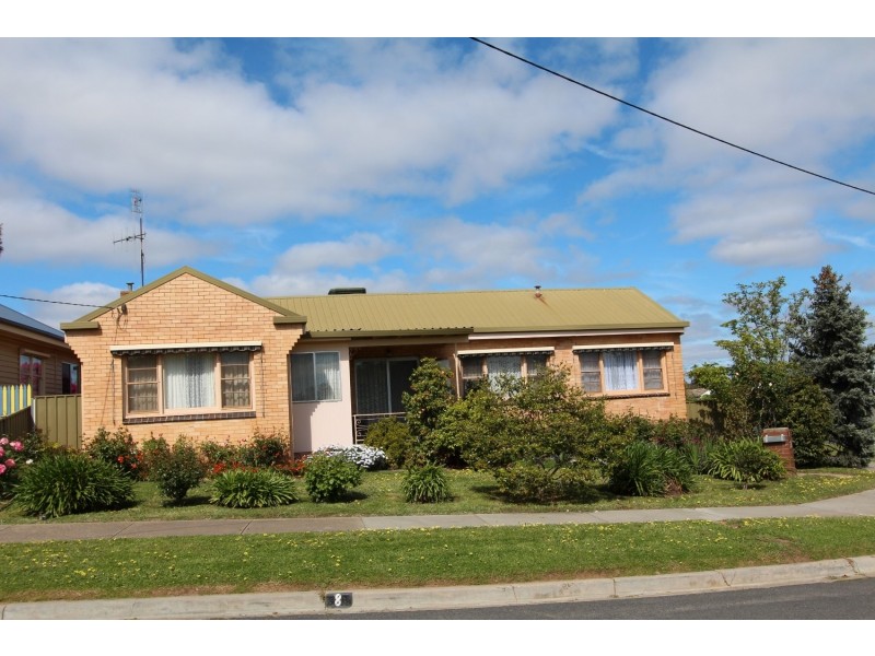 8 McMillan Street, Kennington VIC 3550