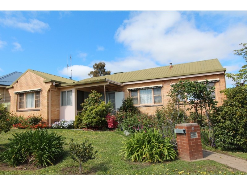 8 McMillan Street, Kennington VIC 3550