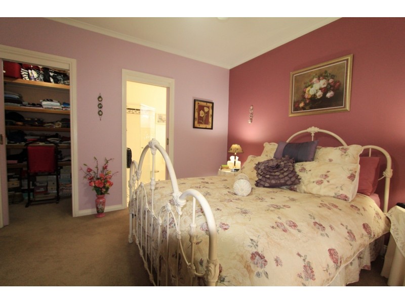 27 Warranwah Drive, Kennington VIC 3550