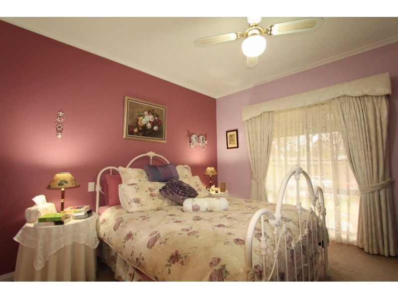 27 Warranwah Drive, Kennington VIC 3550