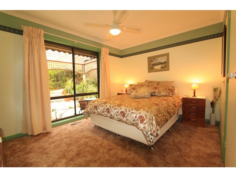 27 Warranwah Drive, Kennington VIC 3550