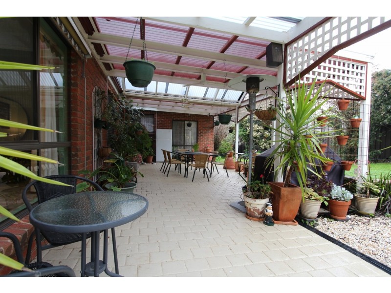 27 Warranwah Drive, Kennington VIC 3550