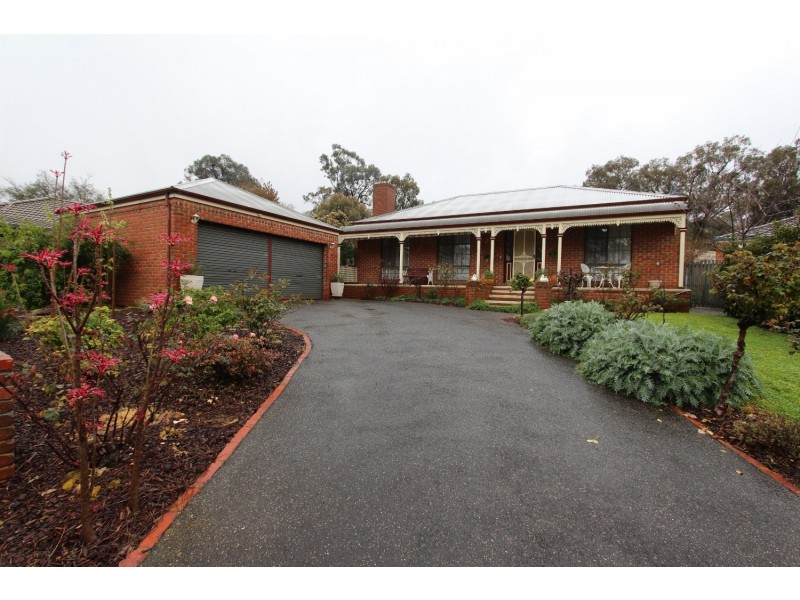27 Warranwah Drive, Kennington VIC 3550
