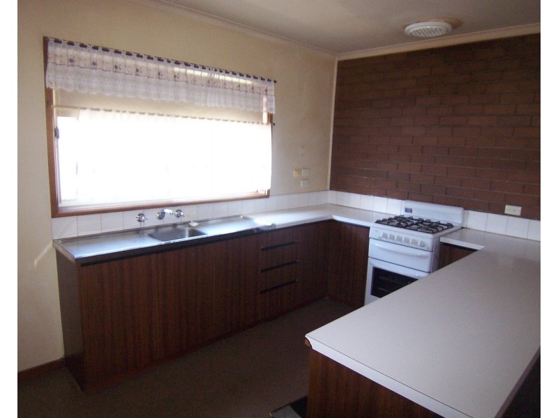 2/51 Curtin Street, Flora Hill VIC 3550