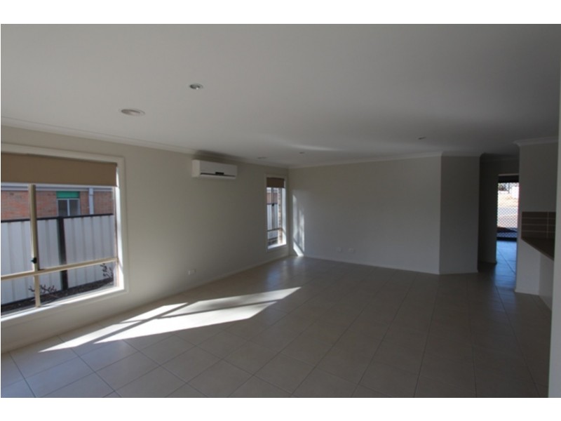 12 Imperial Court, California Gully VIC 3556