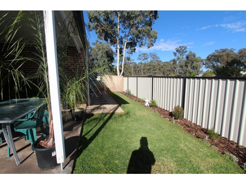 12 Imperial Court, California Gully VIC 3556