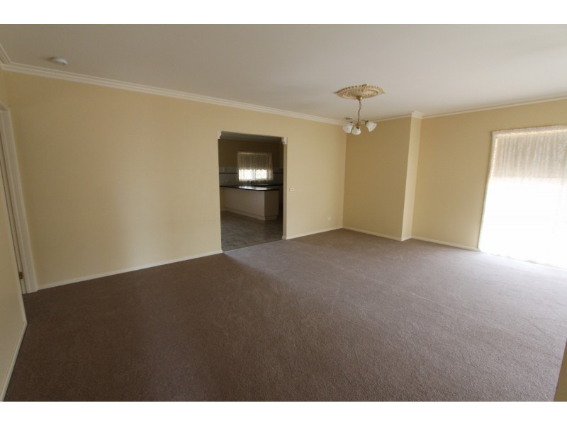 3 Chantelle Court, Kangaroo Flat VIC 3555