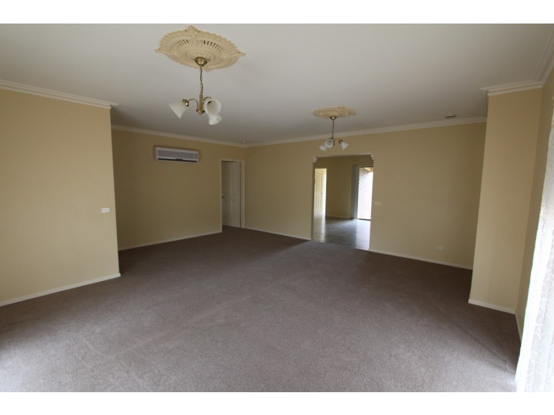 3 Chantelle Court, Kangaroo Flat VIC 3555