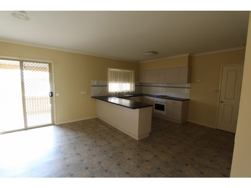 3 Chantelle Court, Kangaroo Flat VIC 3555