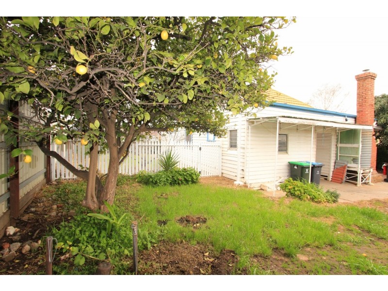 15 Carolin Street, Flora Hill VIC 3550