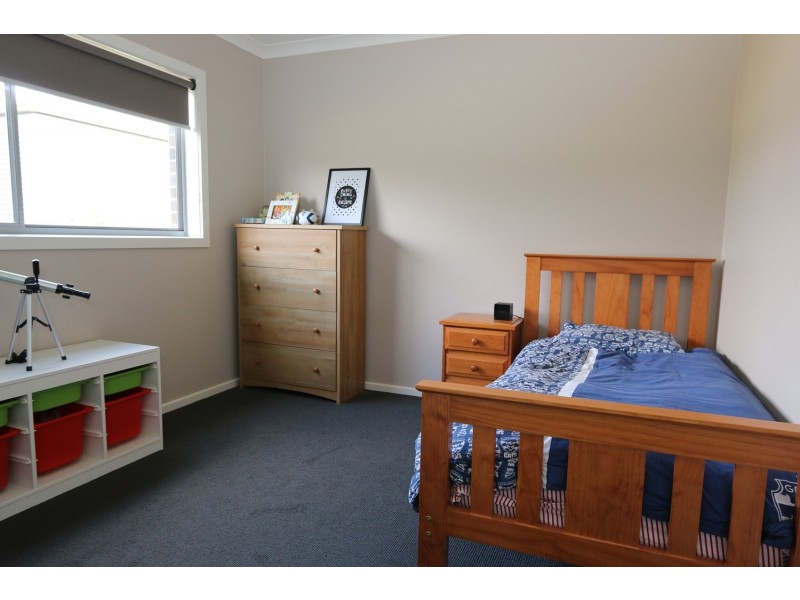 11 Stirling Avenue, Junortoun VIC 3551