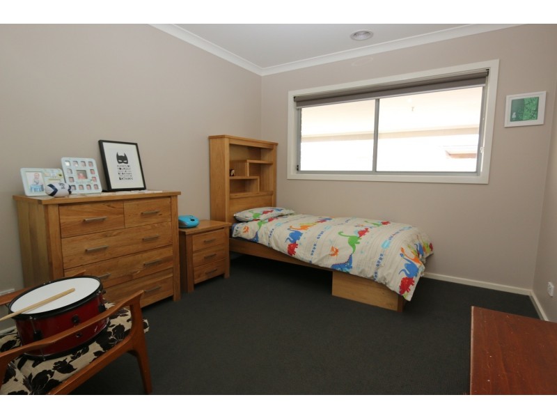 11 Stirling Avenue, Junortoun VIC 3551