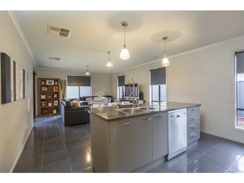 18 Casina Court, Epsom VIC 3551