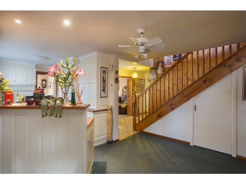 33 Emmett Street, Golden Square VIC 3555