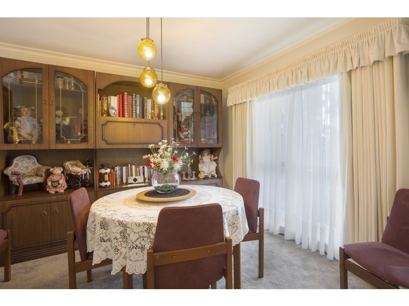 33 Emmett Street, Golden Square VIC 3555