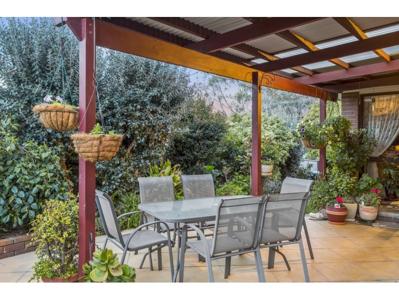 33 Emmett Street, Golden Square VIC 3555