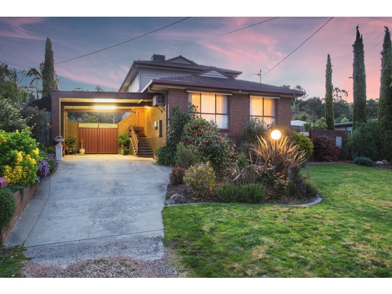 33 Emmett Street, Golden Square VIC 3555