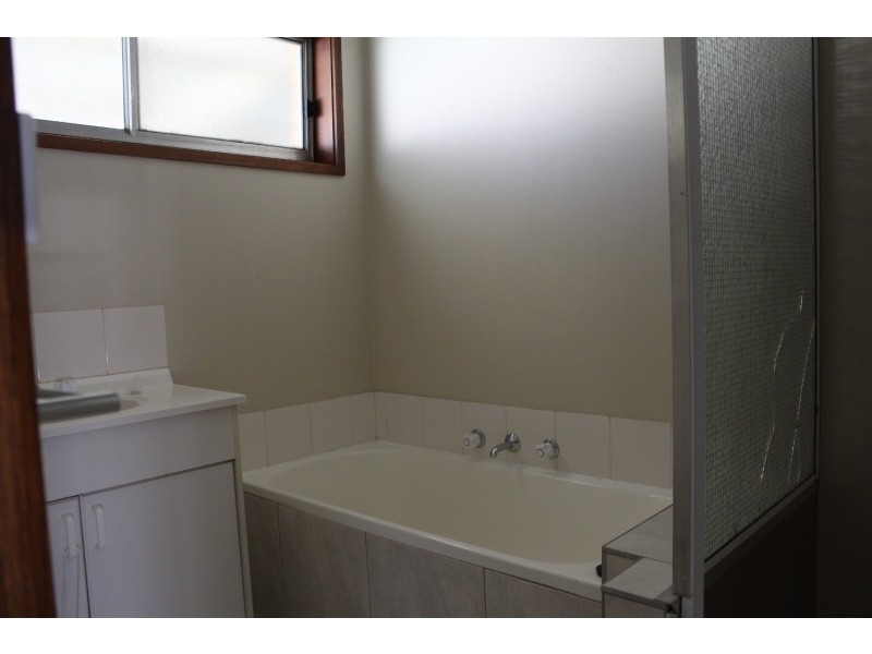 13 Waugh Street, Kangaroo Flat VIC 3555