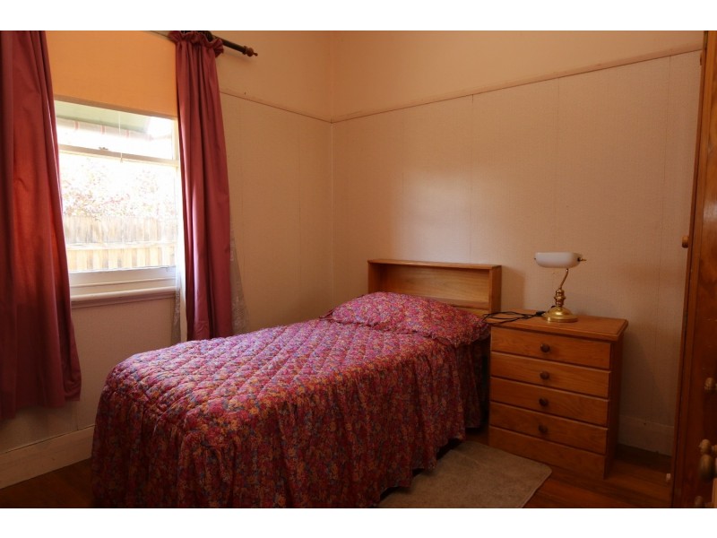 7 Wallace Avenue, Flora Hill VIC 3550