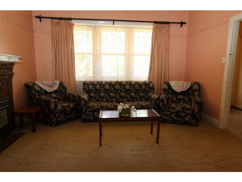 7 Wallace Avenue, Flora Hill VIC 3550