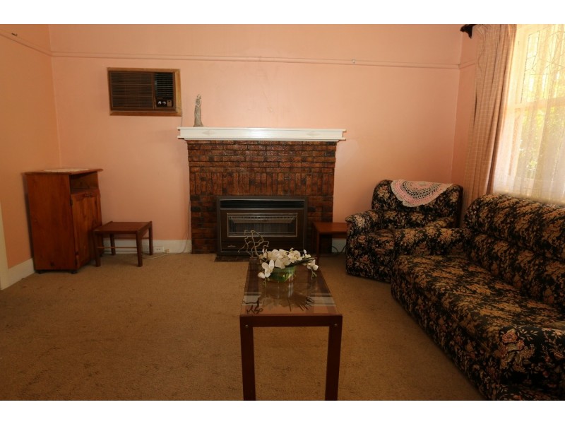 7 Wallace Avenue, Flora Hill VIC 3550