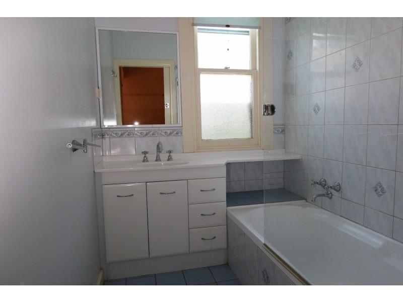 7 Wallace Avenue, Flora Hill VIC 3550