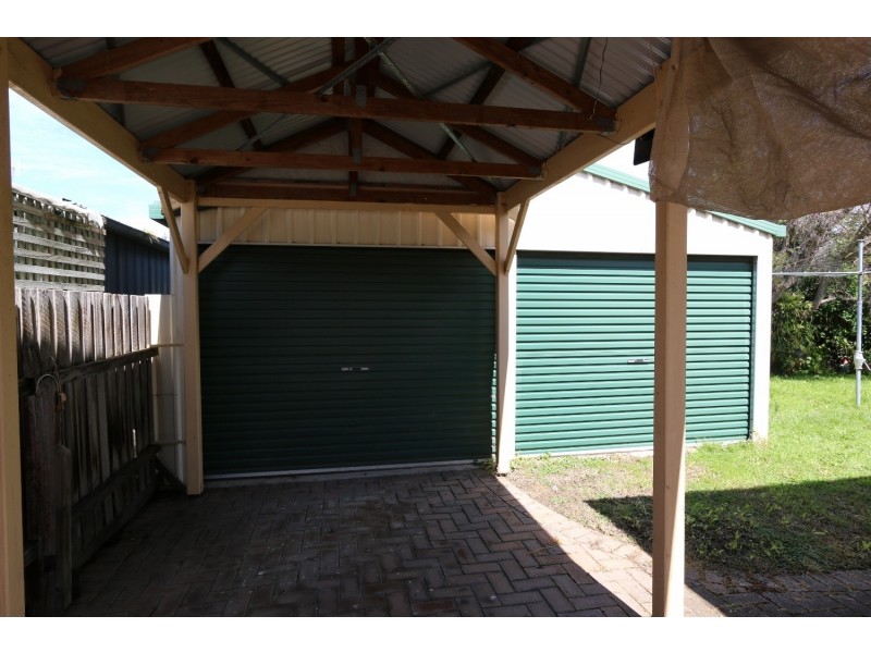 7 Wallace Avenue, Flora Hill VIC 3550