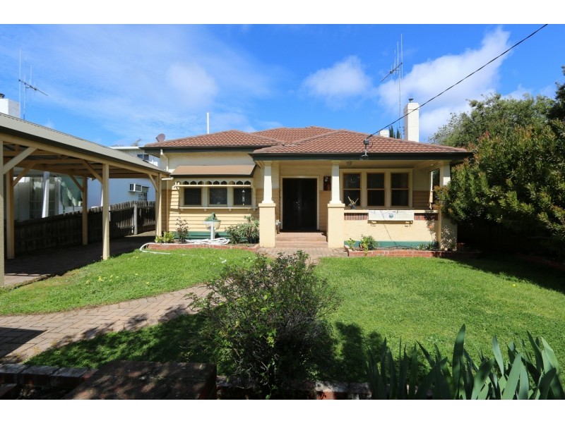 7 Wallace Avenue, Flora Hill VIC 3550