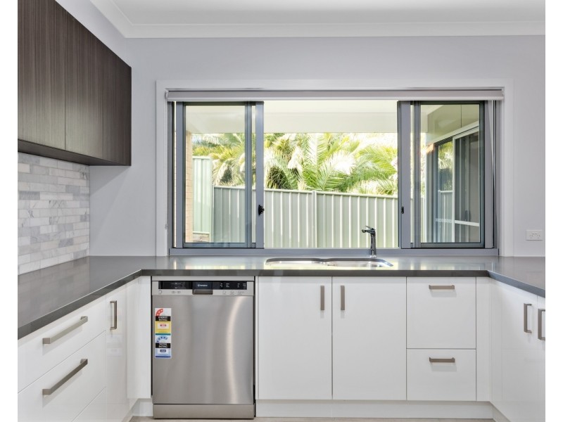 1/60a Honeysuckle Street, Ironbark VIC 3550