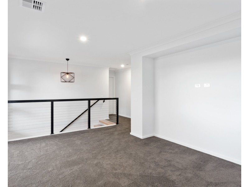 1/60a Honeysuckle Street, Ironbark VIC 3550