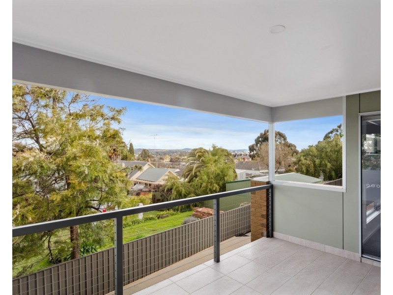 1/60a Honeysuckle Street, Ironbark VIC 3550