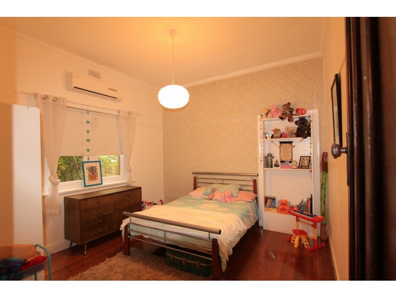 225 Neale Street, Flora Hill VIC 3550