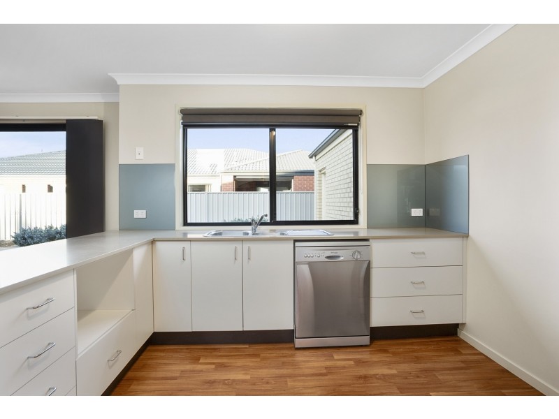 11 Sullivan Street, Ascot VIC 3551