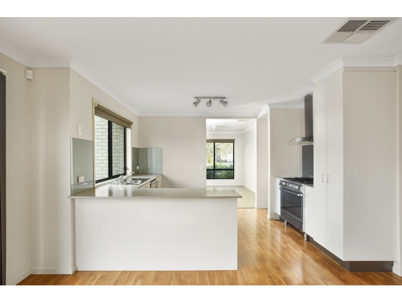 11 Sullivan Street, Ascot VIC 3551