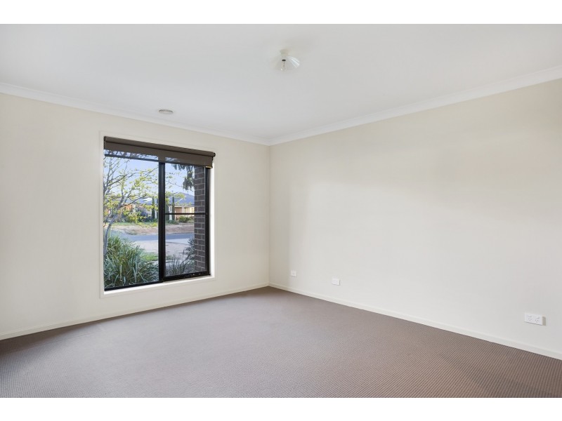 11 Sullivan Street, Ascot VIC 3551