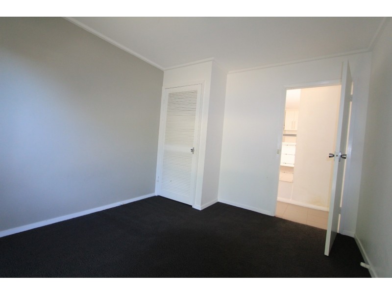 11 Desmond Street, Strathdale VIC 3550