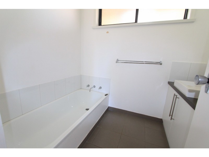 11 Desmond Street, Strathdale VIC 3550