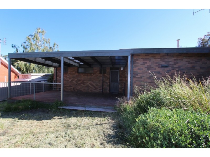 11 Desmond Street, Strathdale VIC 3550