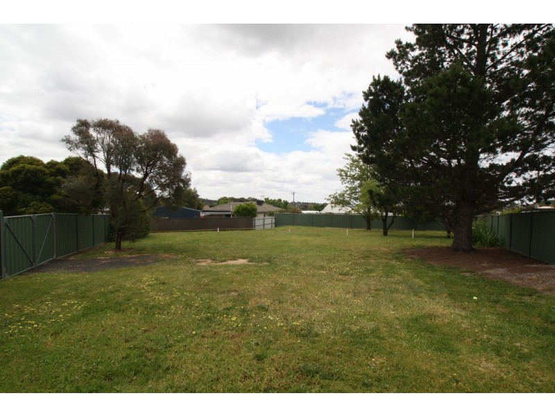 4 Maude Street, Golden Square VIC 3555