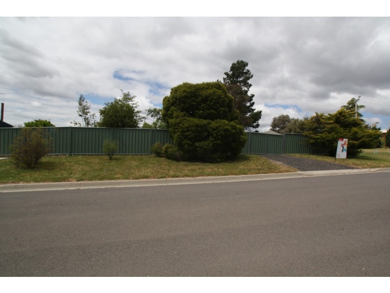 4 Maude Street, Golden Square VIC 3555