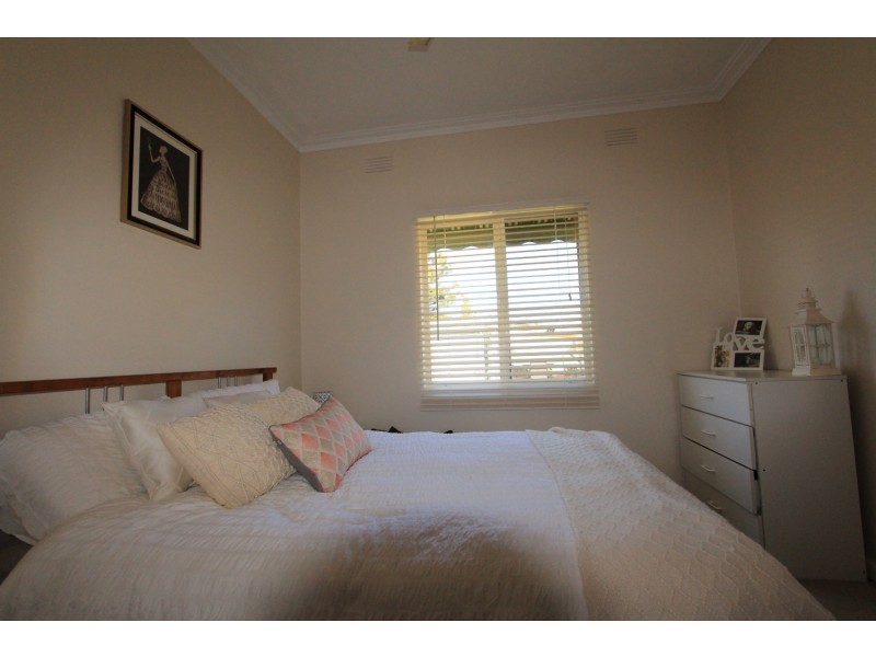 4 Poplar Street, Golden Square VIC 3555